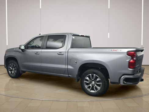 Used 2024 Chevrolet Silverado 1500 LT AWD/4WD image 5