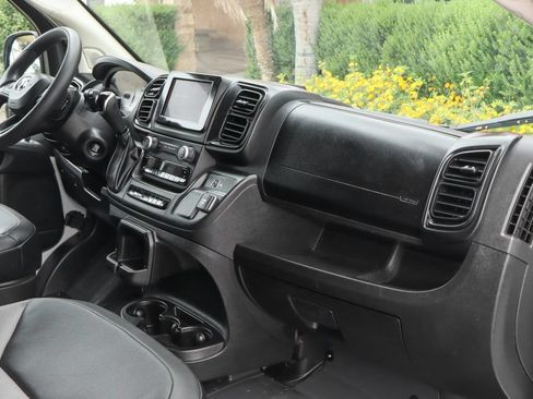 Used 2025 RAM ProMaster 2500 w/ Convenience Group FWD image 36