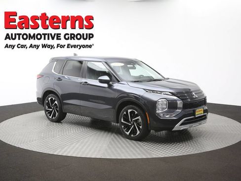 Used 2024 Mitsubishi Outlander SE FWD image 50