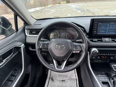 Used 2019 Toyota RAV4 XLE Premium image 37