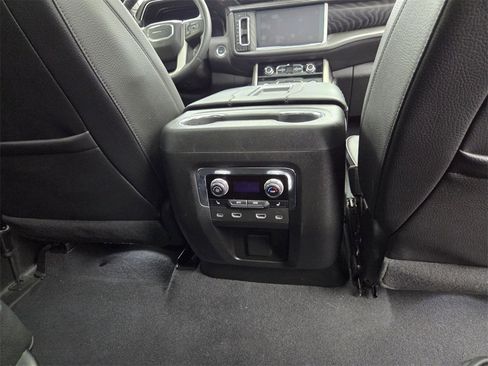 Used 2023 GMC Yukon Denali w/ Advanced Technology Package image 25