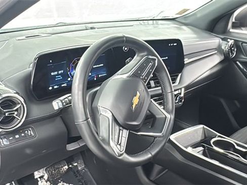 Used 2025 Chevrolet Equinox LT image 35