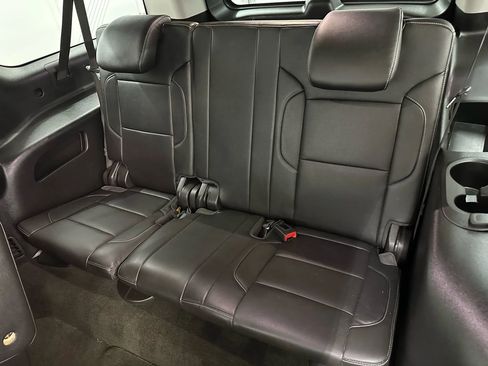 Used 2018 Chevrolet Suburban Premier image 16