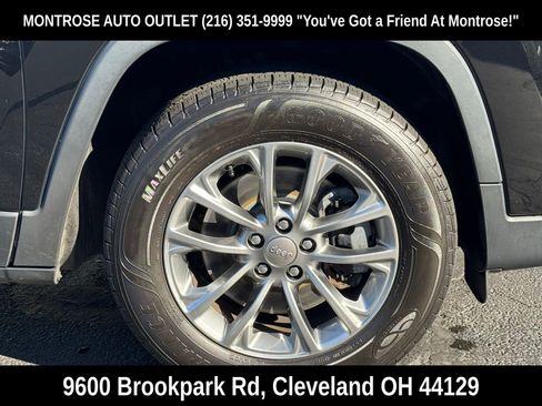 Used 2019 Jeep Cherokee Latitude Plus w/ Comfort/Convenience Group image 59