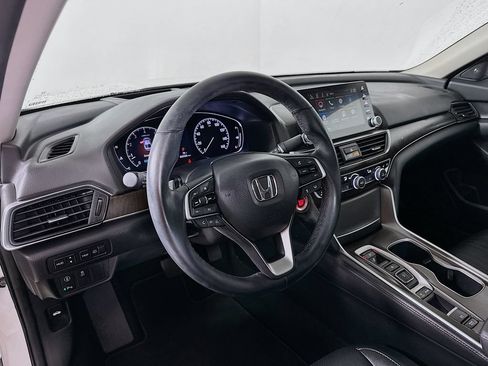 Used 2019 Honda Accord Touring image 10