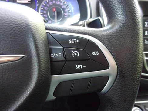 Used 2016 Chrysler 200 Limited FWD image 17