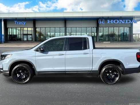 Certified 2025 Honda Ridgeline Black Edition image 11
