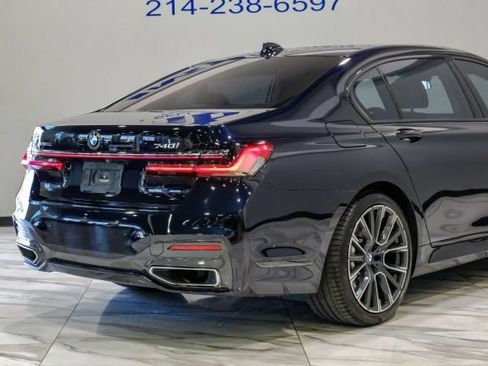 Used 2021 BMW 740i w/ M Sport Package RWD image 13