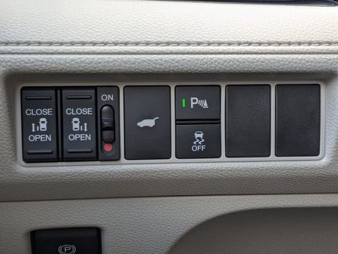 Used 2025 Honda Odyssey Touring image 42