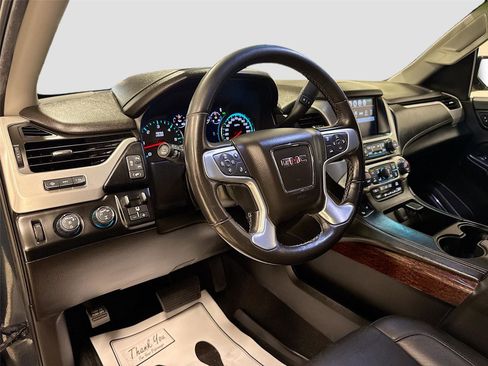 Used 2019 GMC Yukon SLT w/ Graphite Performance Edition AWD/4WD image 9