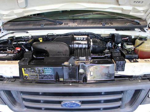 Used 2006 Ford E-350 and Econoline 350 Super Duty RWD image 30