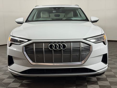 Used 2023 Audi e-tron Premium Plus w/ Premium Plus Package AWD/4WD image 6