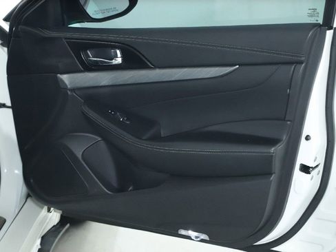 Used 2017 Nissan Maxima 3.5 SV w/ Interior Lighting Package image 31