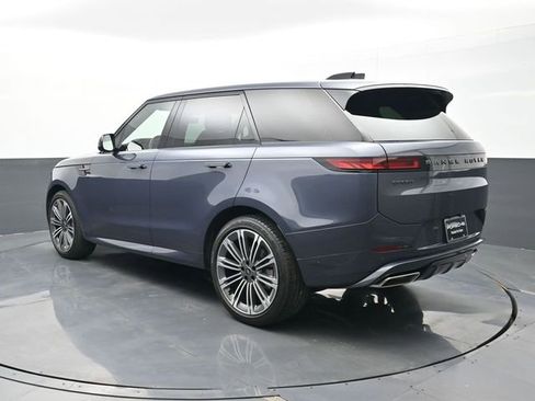 Used 2025 Land Rover Range Rover Sport Dynamic SE image 3