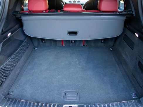 Used 2022 Porsche Cayenne Platinum Edition image 23