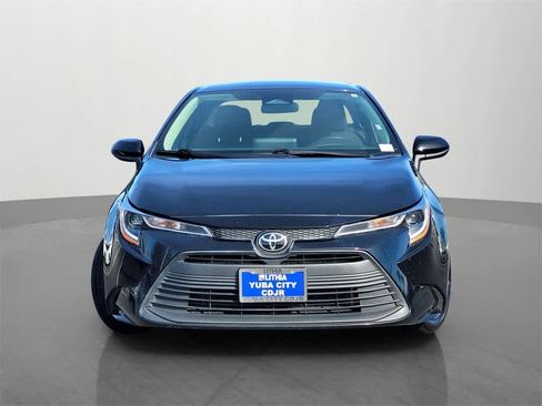 Used 2023 Toyota Corolla LE image 2