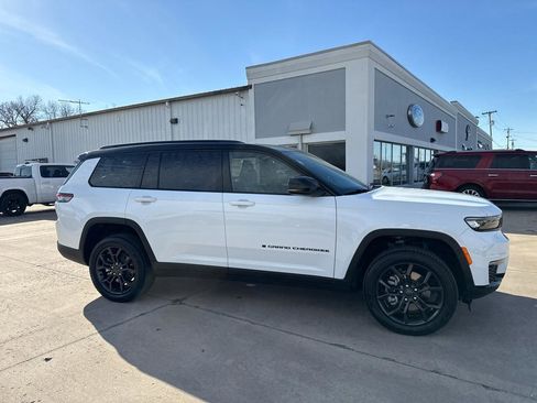New 2025 Jeep Grand Cherokee L Limited AWD/4WD image 4
