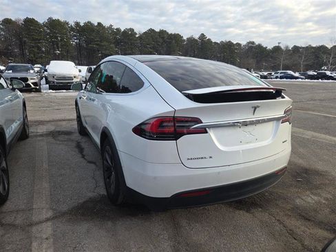 Used 2018 Tesla Model X 100D image 11