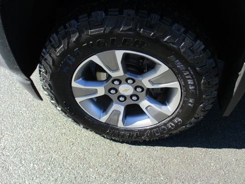 Used 2019 Chevrolet Colorado Z71 image 9