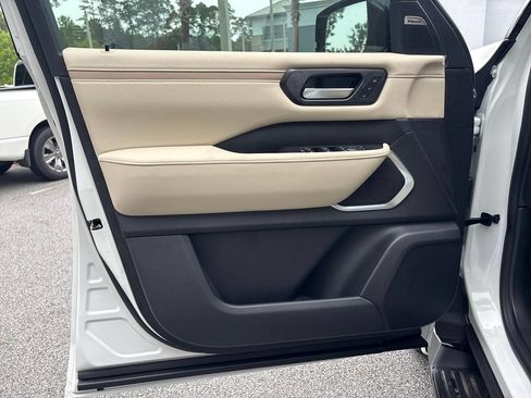 New 2026 Nissan Armada Platinum AWD/4WD image 3