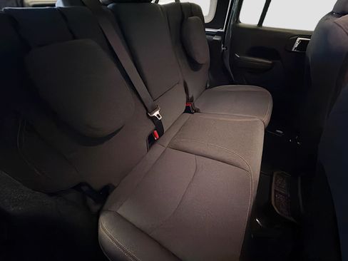 Used 2024 Jeep Wrangler Unlimited AWD/4WD image 14