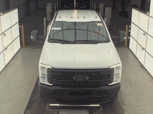 Used 2023 Ford F350 XL image 7