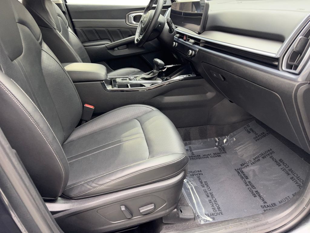 Used 2024 Kia Sorento SX FWD image 49