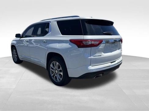 Used 2019 Chevrolet Traverse Premier w/ Driver Confidence II Package FWD image 5