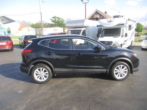 Used 2017 Nissan Rogue Sport SV AWD/4WD image 8