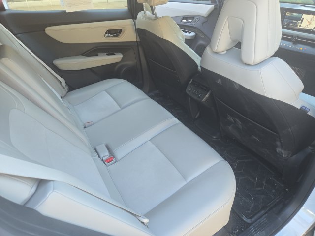 Used 2023 Nissan Ariya FWD image 17