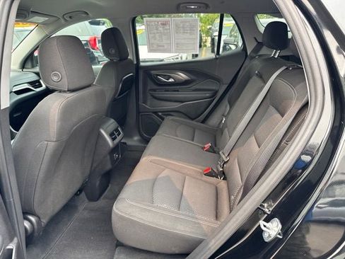 Used 2024 GMC Terrain SLE w/ Elevation Edition FWD image 18