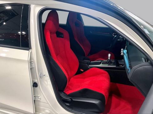 Used 2025 Honda Civic Type R image 9