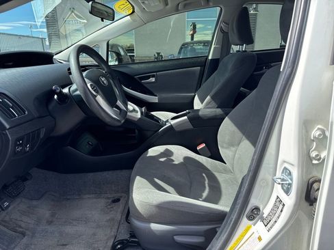 Used 2015 Toyota Prius Three image 9