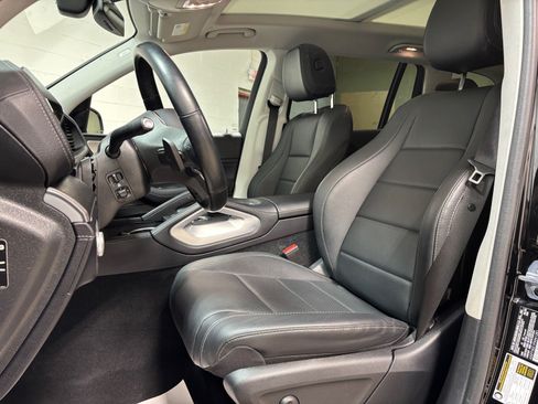 Used 2023 Mercedes-Benz GLS 450 4MATIC image 21
