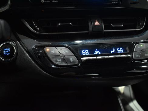 Used 2018 Toyota C-HR XLE image 21