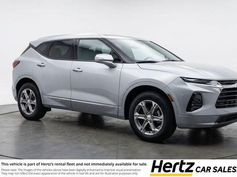 Used 2025 Chevrolet Blazer LT image 1