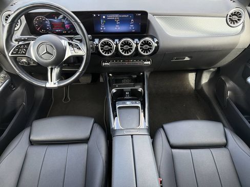 Used 2025 Mercedes-Benz GLA 250 image 2