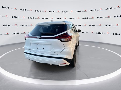 Used 2023 Nissan Kicks SV image 8