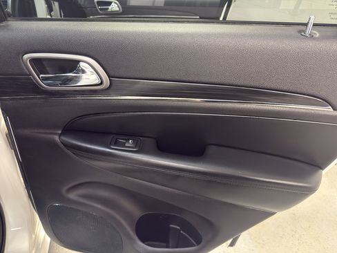 Used 2019 Jeep Grand Cherokee Limited X image 26