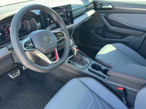 Used 2025 Volkswagen Jetta GLI Autobahn FWD image 12