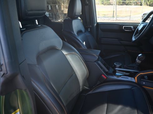 Used 2024 Ford Bronco Badlands image 17