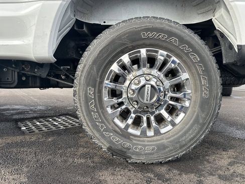 Used 2021 Ford F350 XLT w/ XLT Premium Package image 16