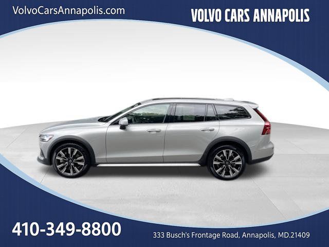 Certified 2025 Volvo V60 B5 Cross Country Ultra AWD/4WD image 5