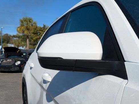 New 2026 Volkswagen Atlas Cross Sport SE image 12