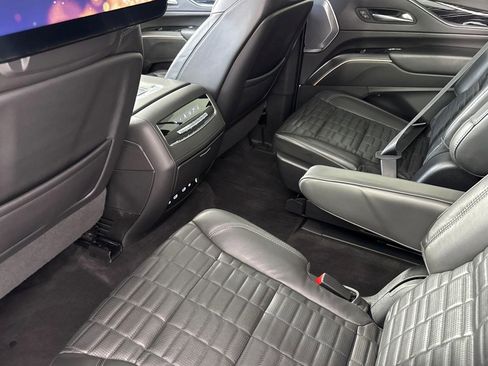 Used 2023 Cadillac Escalade ESV V AWD/4WD image 14