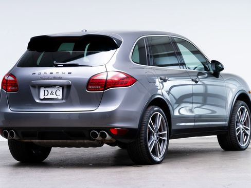 Used 2011 Porsche Cayenne Turbo AWD/4WD image 6