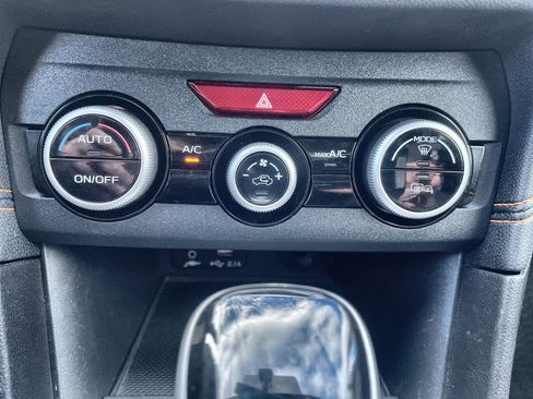 Used 2021 Subaru Crosstrek 2.0i Premium image 16