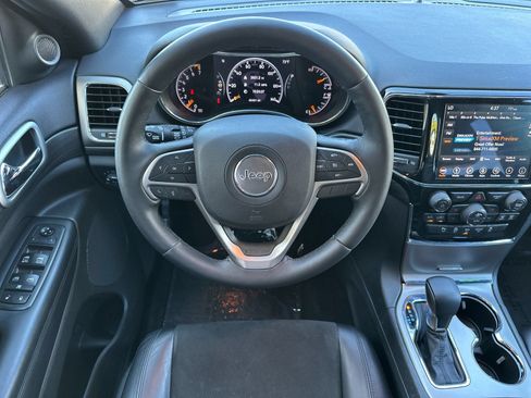 Used 2019 Jeep Grand Cherokee Altitude AWD/4WD image 14