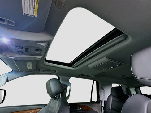 Used 2019 Cadillac Escalade Premium Luxury image 29