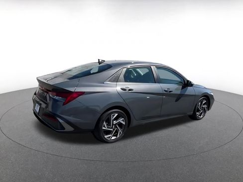 Used 2025 Hyundai Elantra SEL image 15